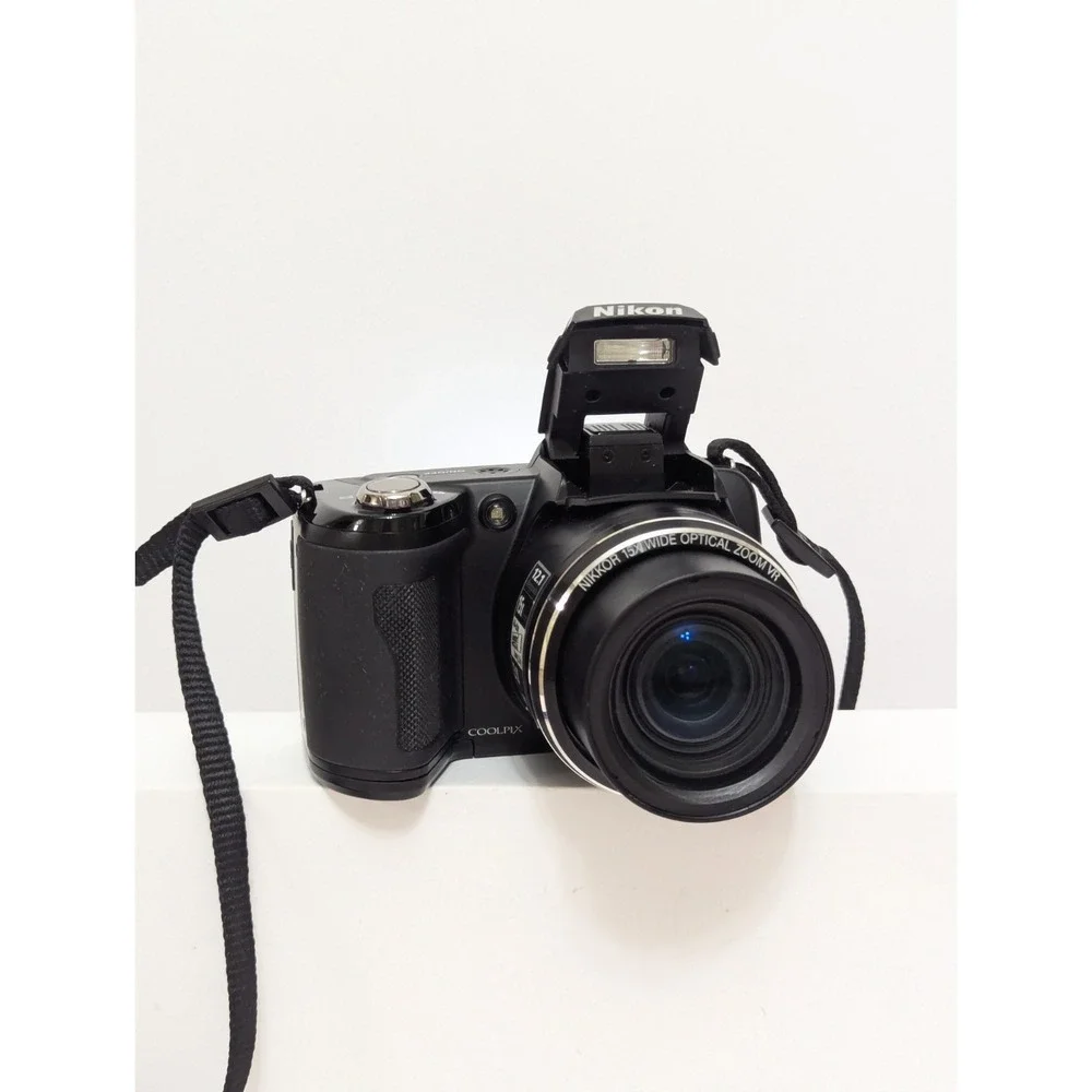 Nikon COOLPIX L110 12.1MP Digital Camera 15x Optical Zoom Black Tested + Case